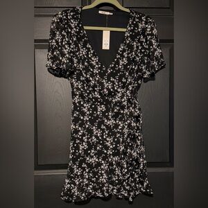 NWT Francescas Mi Ami Black Floral Mini Dress-M